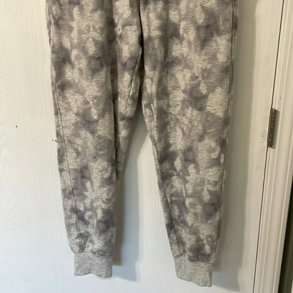Athleta Balance Printed Jogger Tie Dye Gray and White Size Small - Picture 7 of 11
